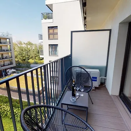 By The River With Parking And Air Conditioning Ac, Spa,gym, River Wrocław